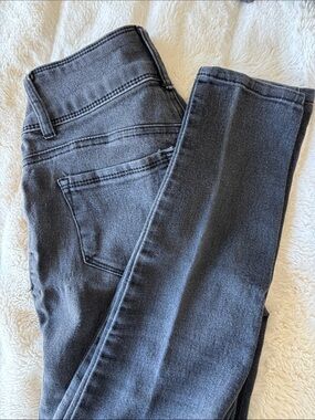 Women’s High-Rise Slim Jeans in Charcoal Gray